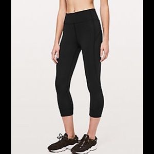 Lululemon In Movement Crop 19”